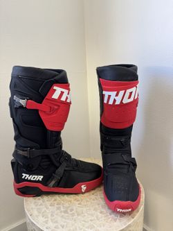 THOR Radial Motocross Boots - Mens Size 10, Red/Black, Tried On Only