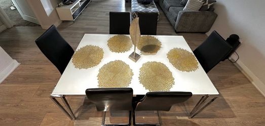 Dining table ( chairs included )