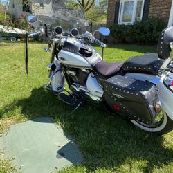 The motorcycle is not being sold because it is useless, but because I do not have space in my house. It is in good condition and well maintained. If y