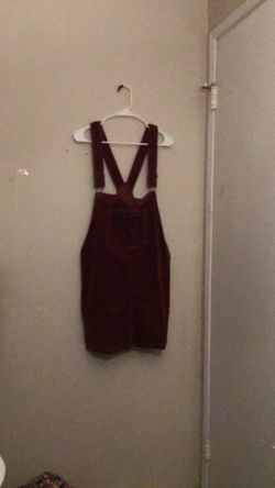 Overall skirt and burgundy