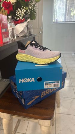 Hoka Size 6