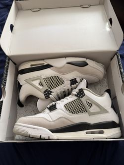 Jordan 4s
