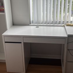 IKEA Micke Desk