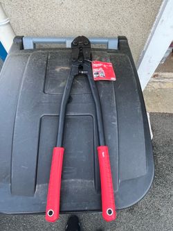 BRAND NEW Milwaukee 24” Bolt Cutters