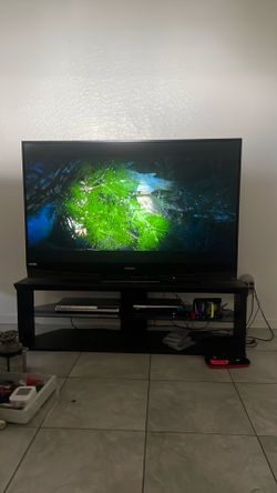 Mitsubishi WD-60735  with stand – Great Working Condition