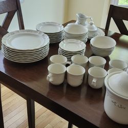 Vintage 1990 Complete extended Pfaltzgraff Heirloom Stoneware set