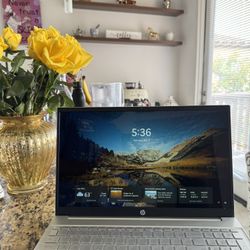 HP 15.6” Touchscreen Laptop – Barely Used – i5 / 8GB / 256GB SSD