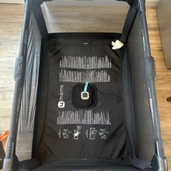 4moms Play yard/ bassinet