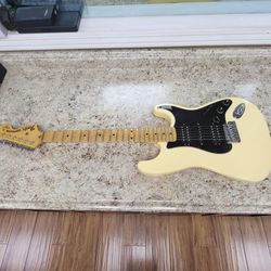 2012 Fender stratocaster with Cream Color