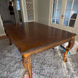 Dinning Room Table With Chairs And Hutch 