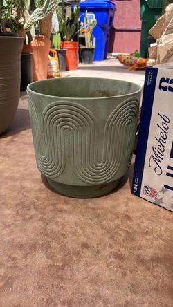 Ceramic planter