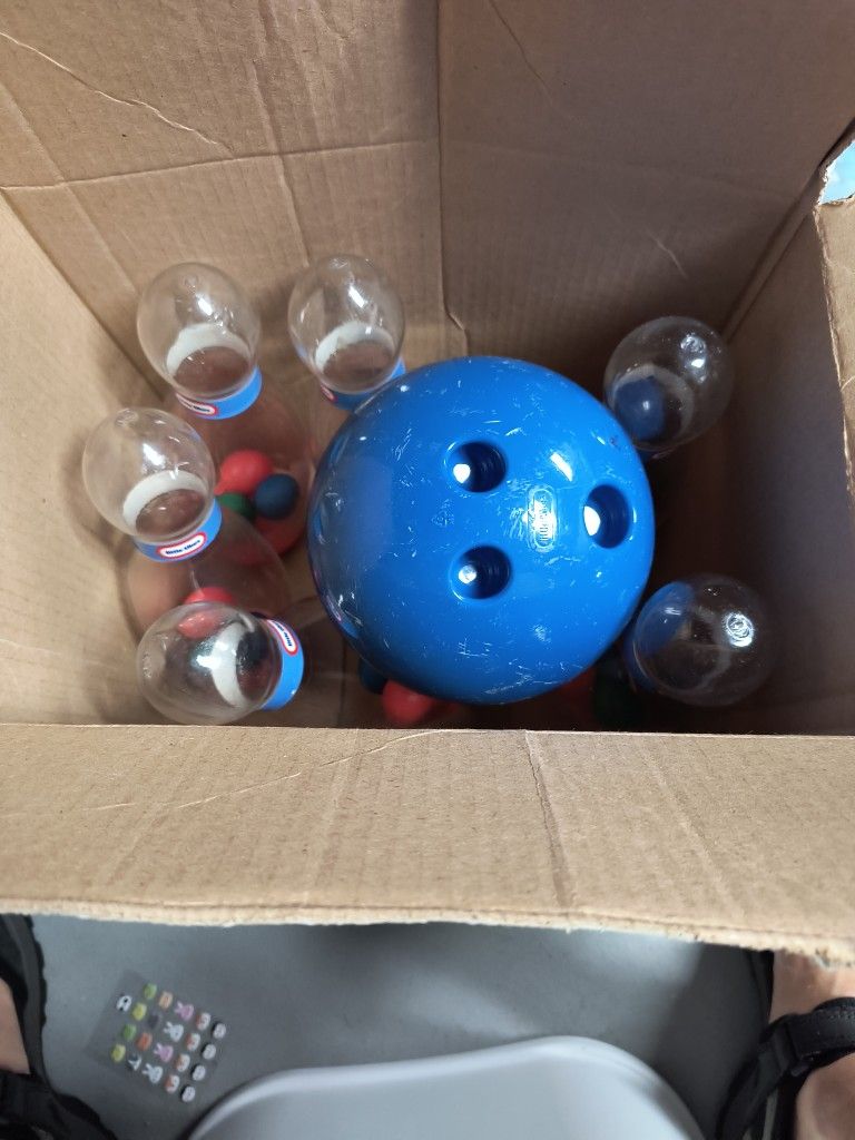 Little Tikes 6 Pin Bowling Game