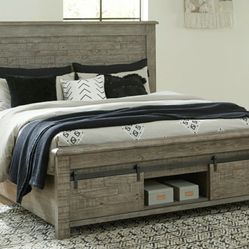 Brennagan Gray Queen Footboard Storage Bed

