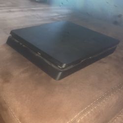 Sony PS4 Slim