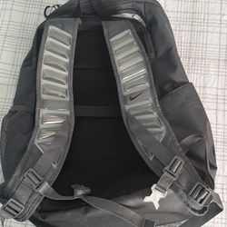 Nike Varsity elite Backpack In Black And Gray