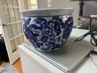 Chinese Porcelain Antique Vase