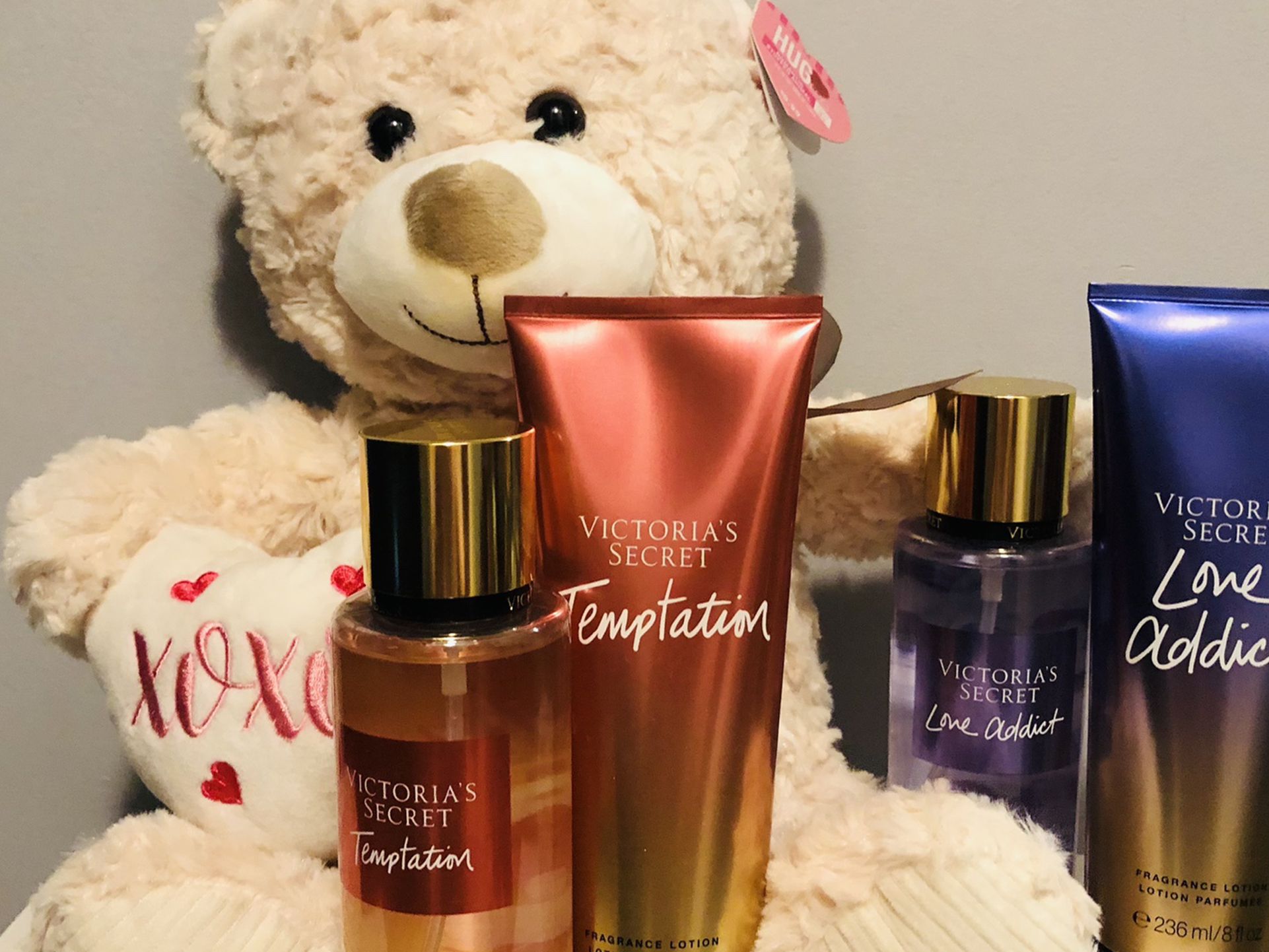 $45 For This victoria Secret Bundle It’s Good Foe Gift Teddy Bear Is Included Brand New And Pick Up gahanna