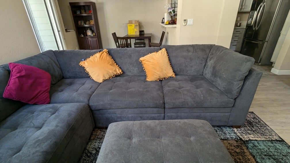 Costco - Thomasville Tisdale Modular Sectional 6-piece Dark Gray with Storage Ottoman Along With Rug