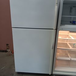 22cuft REFRIGERATOR KENMORE With Icemaker