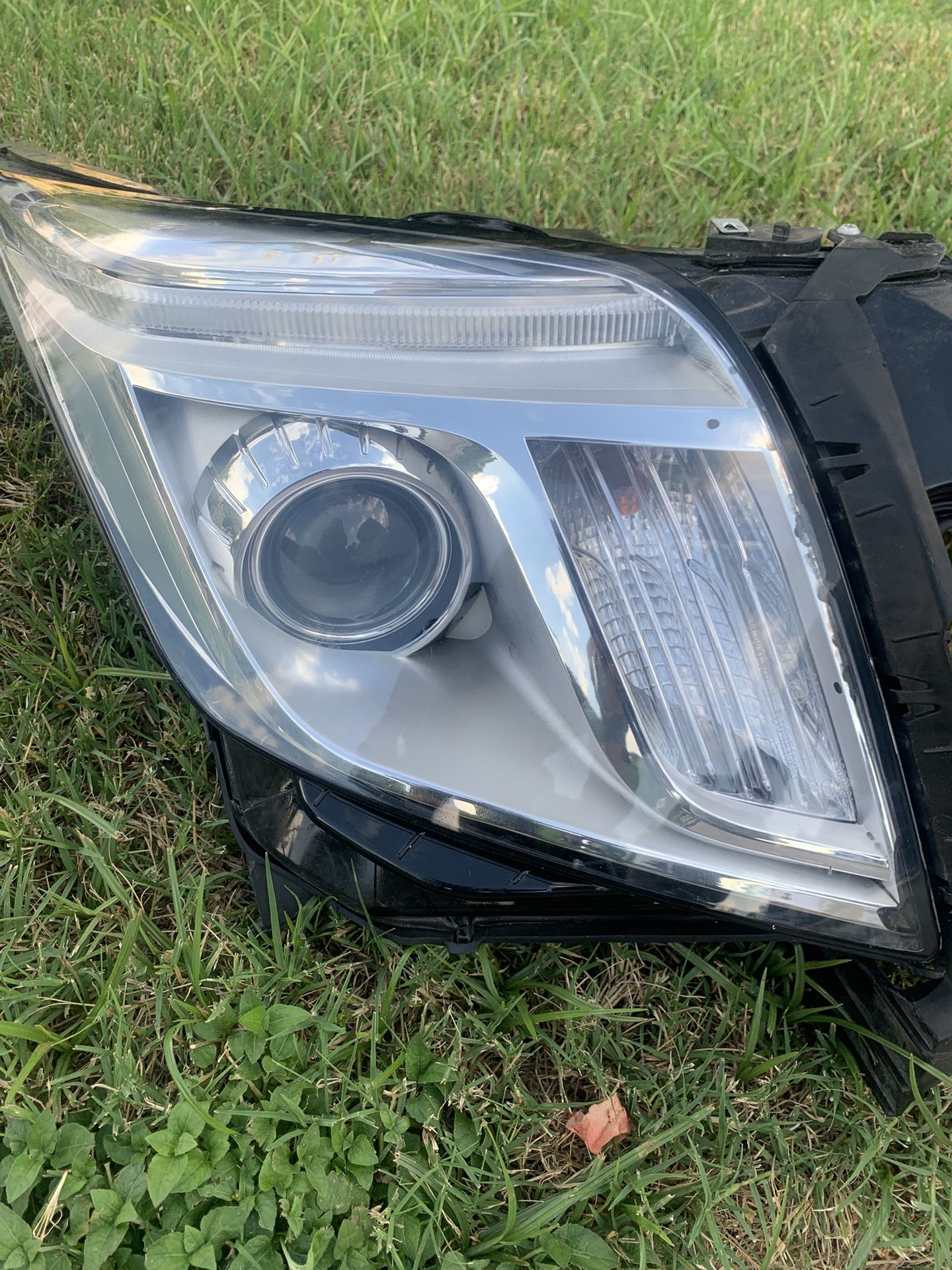 Driver Headlight Cadillac Xts