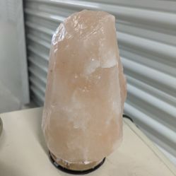 Clean Gently Used Himalayan Salt Lamp Works Great