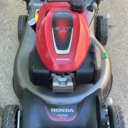 Honda Self Propelled Lawnmower—Works Great!!!