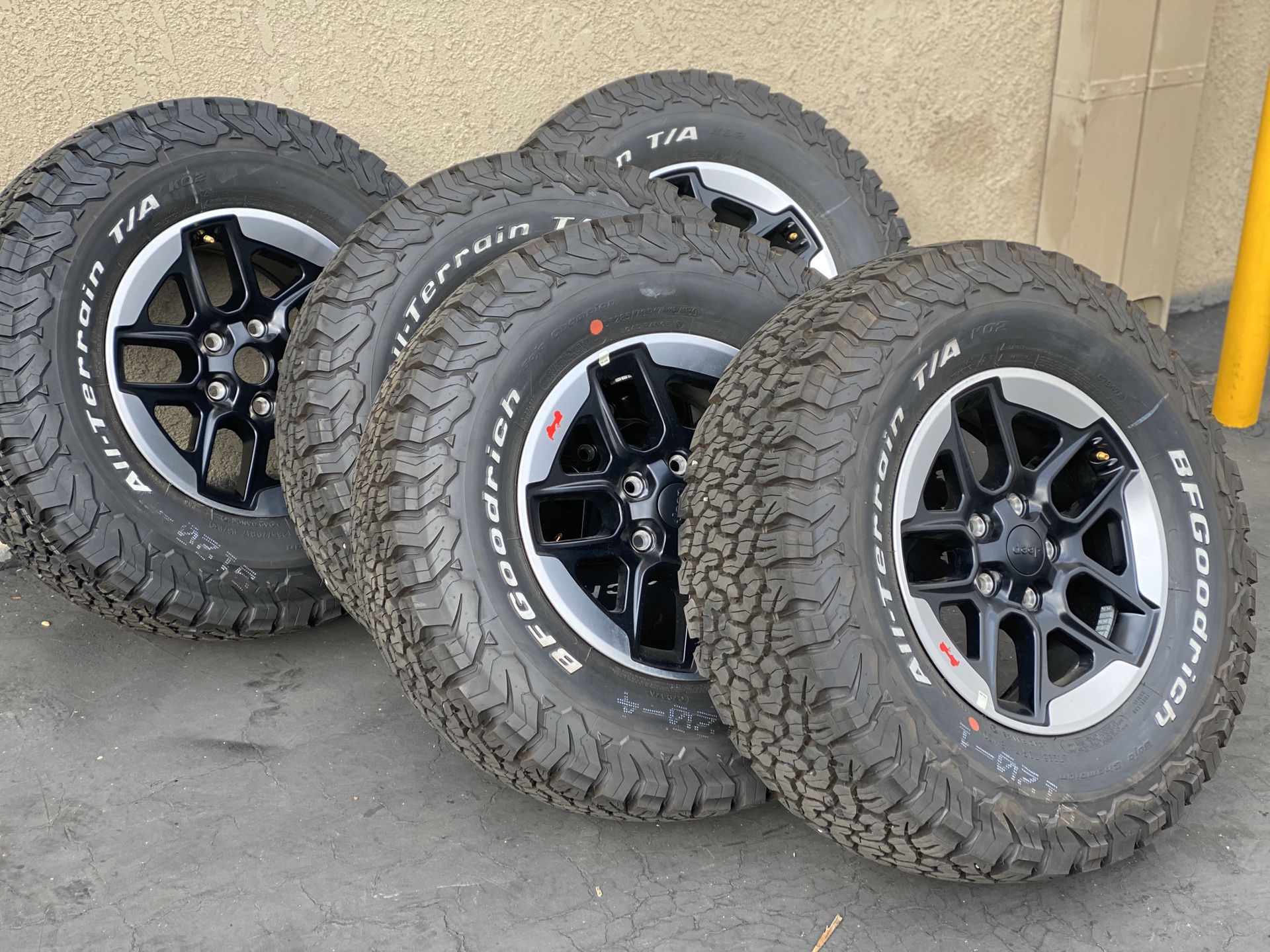 17” Jeep Wrangler Rubicon NEW wheels and tires