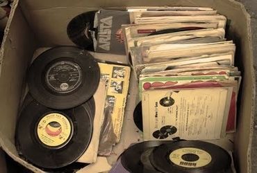 Vinyl records wanted/ Se busca discos de vinyl