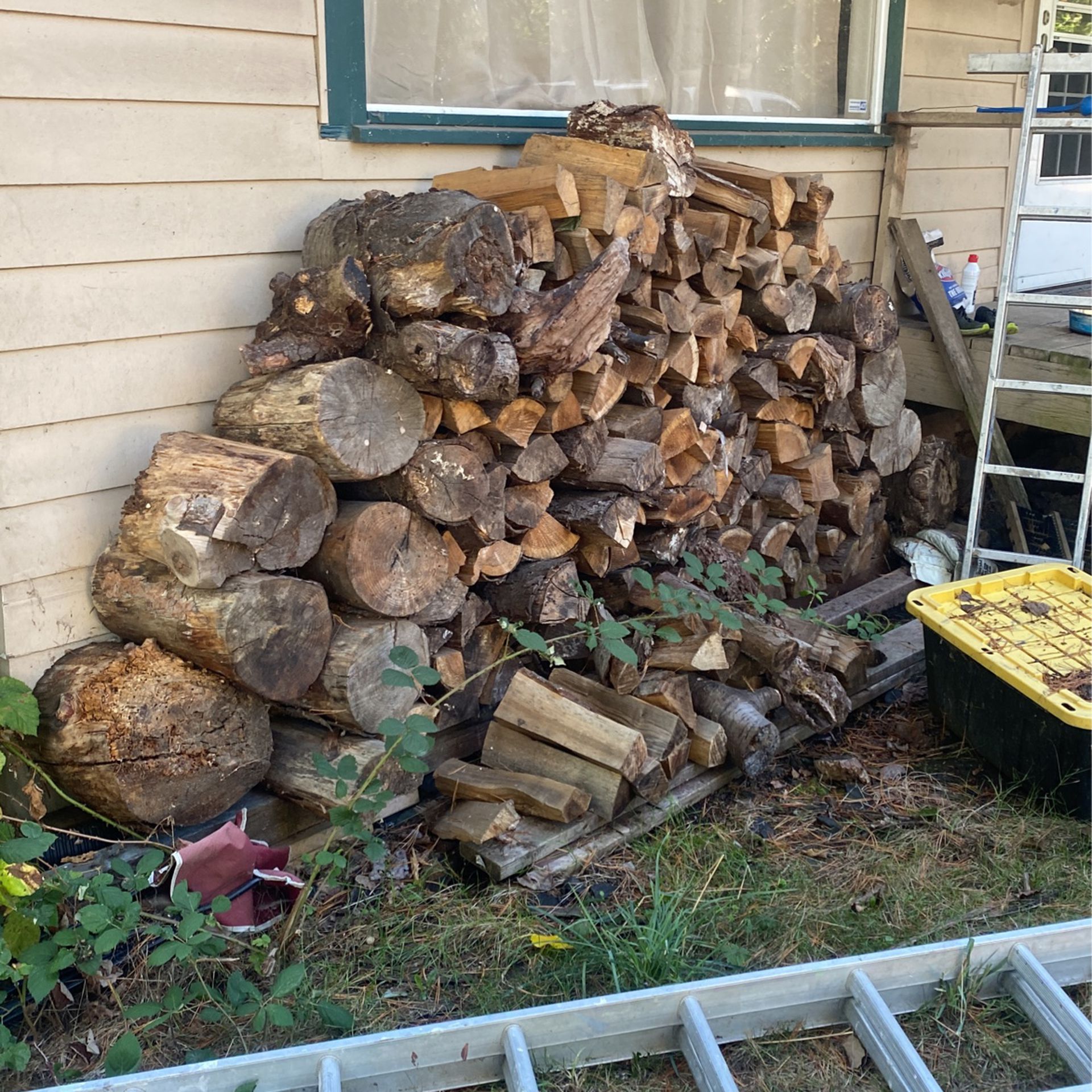 Cord Of Good Dry Seasoned Firewood.  Look at all photos