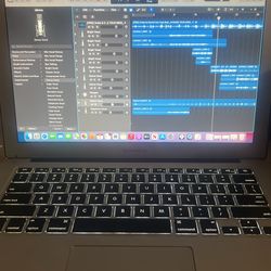 Apple Labtop  With Logics Pro