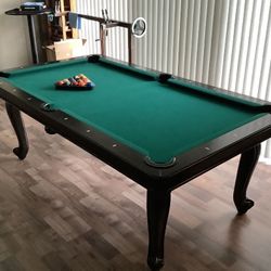 Pool Table 7ft With Dinning Top ( Free Delivery & Set Up & New Color Felt Of Your Choice ) 