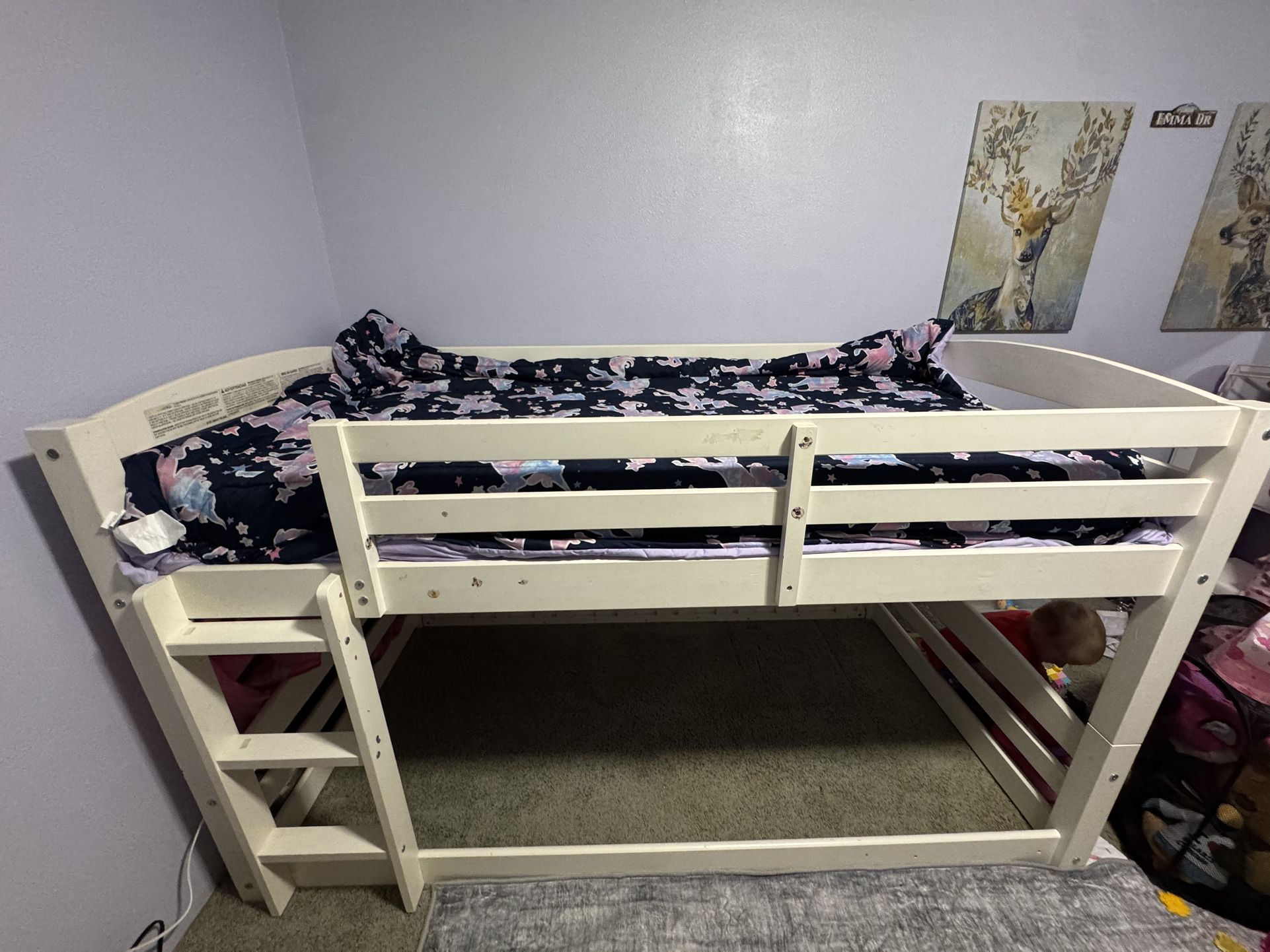 Bunk Bed (Twin Top & Bottom)