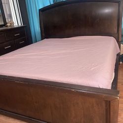 Cal King Bed With Nightstand 