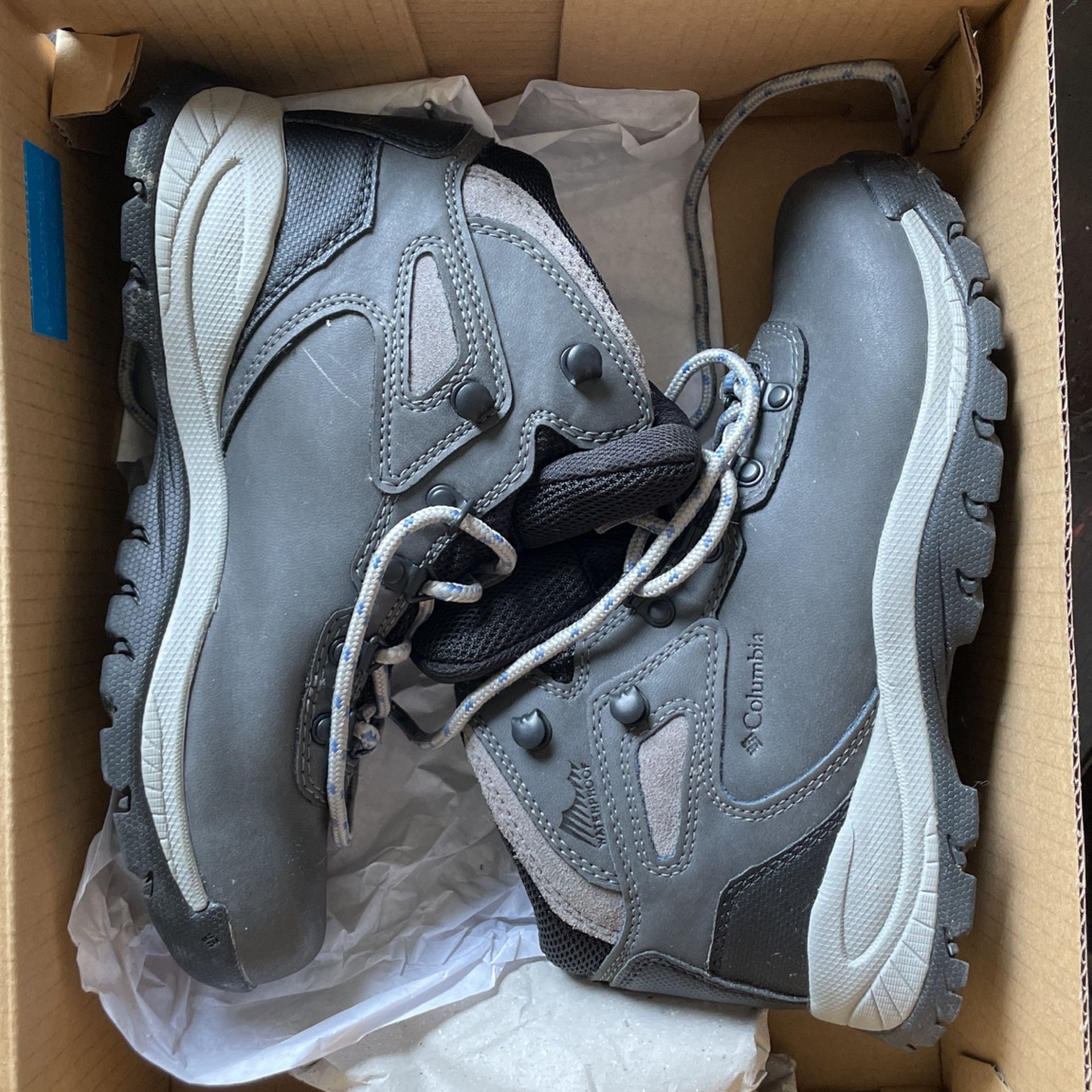 Women’s Columbia hiking boots