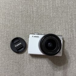 Canon EOS M200 Mirrorless Camera - Like New! With Kit Lens - Great Deal!