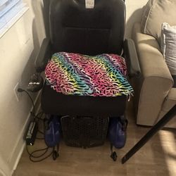 Jazzy Select Elite Electric Wheelchair