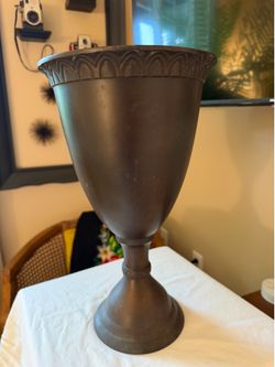 Metal Pedestal Pot