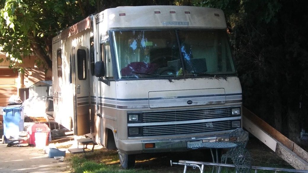 1989 Winnebago Super Chief, 28'.