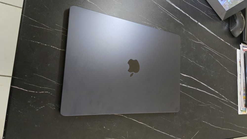 Macbook Air 15-inch Midnight M2