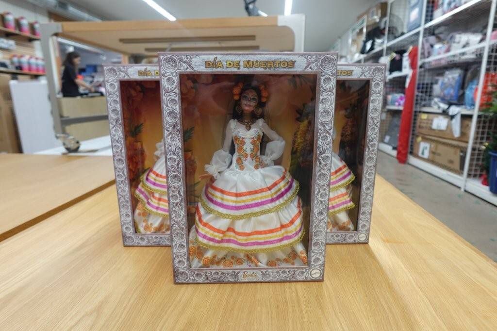 Día de Muertos Collectible Barbie Doll