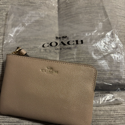 NEW COACH WRISTLET