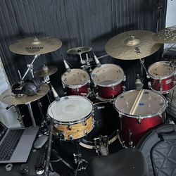 Yamaha Stage Custom 6 Piece Drum Set