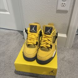 Jordan 4 lightning 