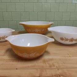 Vintage Pyrex Set 