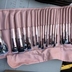 Pink Makeup Brushes 