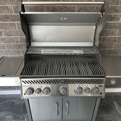 BBQ assembled Napoleon Rogue SE 625 RSIB Propane