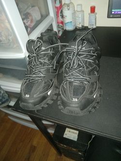 Balenciaga Size 9 In Ladies 7 In Mens