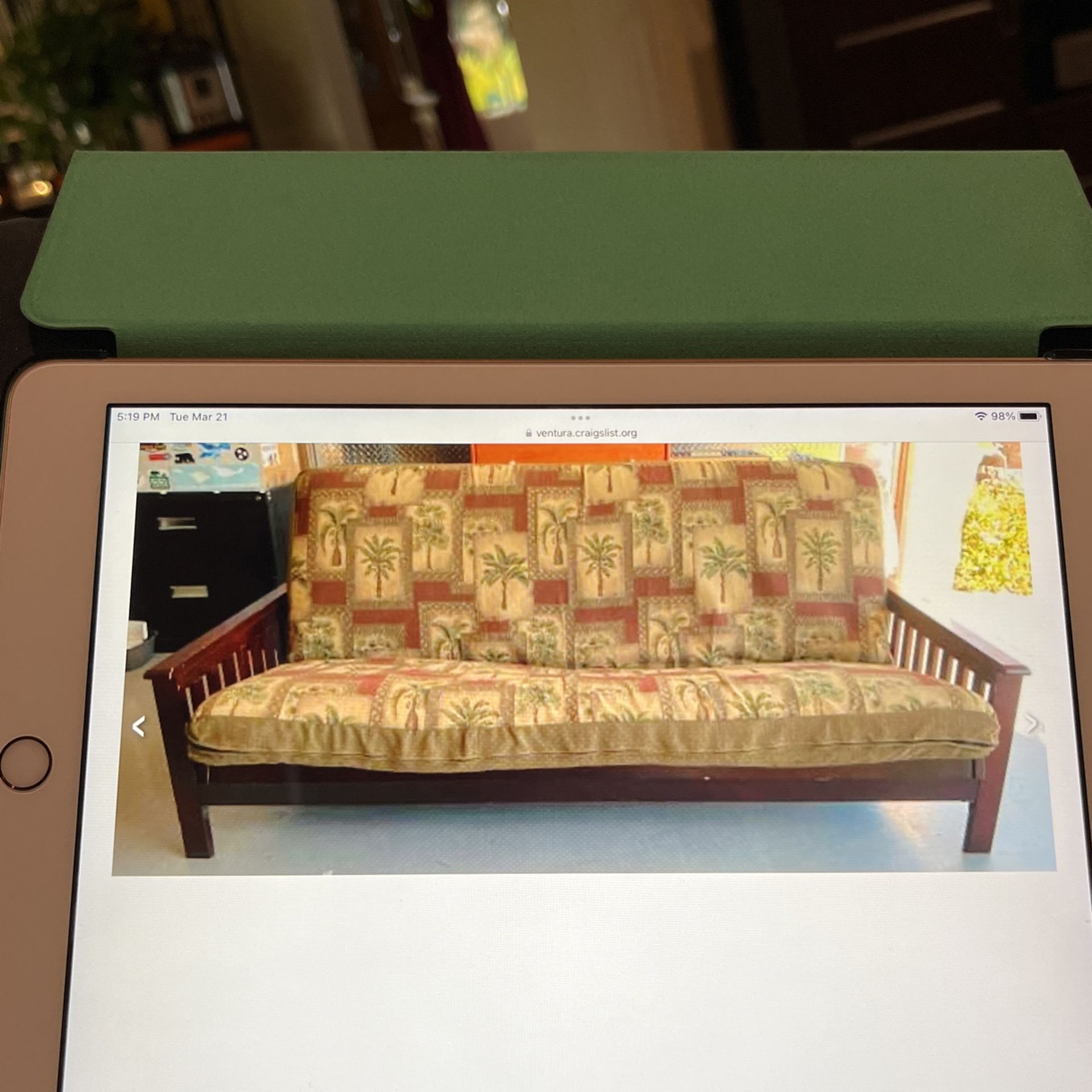 Palm Design FUTON