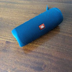 JBL Flip 5 Bluetooth Speaker