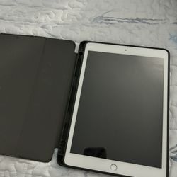 iPad (7th Generation) 128gb Space Gray With Case